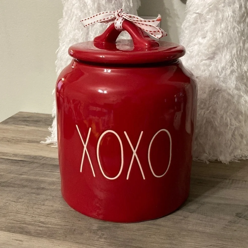 Rae Dunn VALENTINE XOXO RED CHUBBY CERAMIC CANISTER